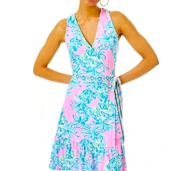 💖 Lilly Pulitzer Misha Wrap Dress XS – Pink Tropical Print, Flowy & Vibrant - Picture 1 of 7